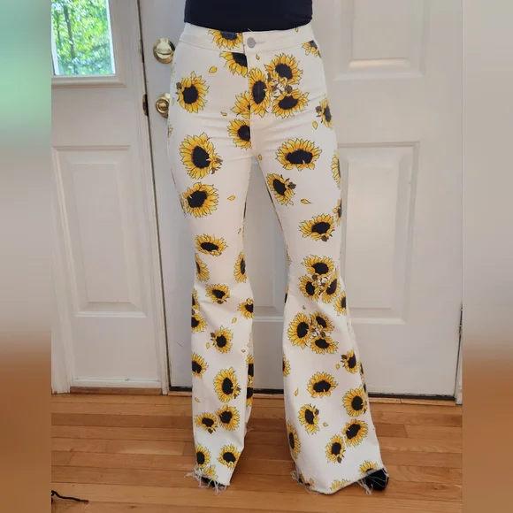 Sunflower Print Flare Pants - Picture 4 of 12